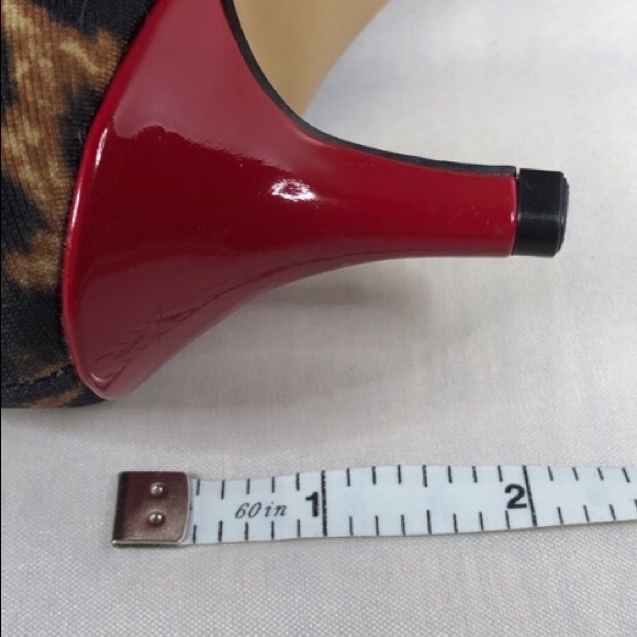 Betsey Johnson NIB Leopard Print Booties Sz 7.5 - Picture 8 of 8